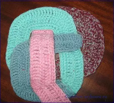मूळ बुडलेल्या crochet mats