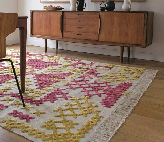 Hindi pangkaraniwang mga karpet at rug