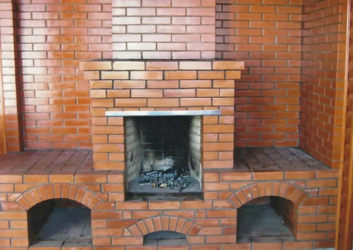 Haz un horno o chimenea atractiva con barniz resistente al calor.