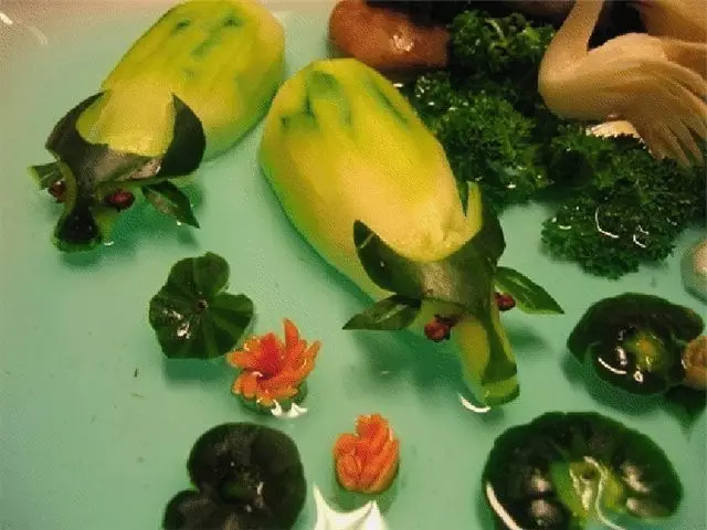 來自蔬菜和水果的工藝用自己的手（31張照片）