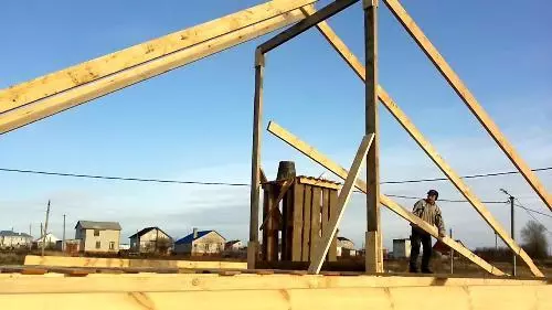 Bagaimana untuk membina bumbung? Bumbung di rumah dari bar