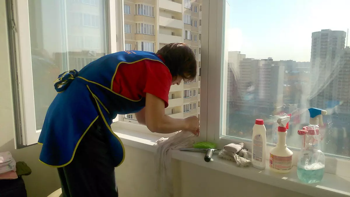 [จะสะอาด!] วิธีการล้างธรณีประตูหน้าต่างพลาสติก?
