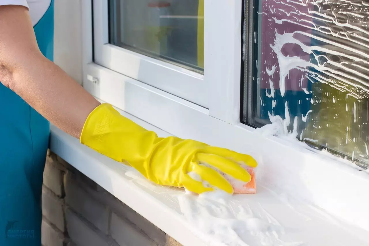 [Sera propre!] Comment laver le rebord de la fenêtre en plastique?