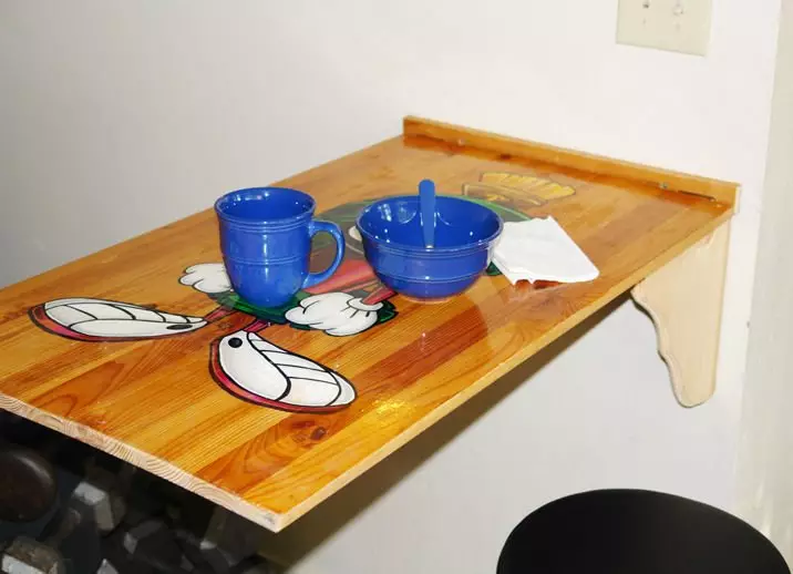 Zložljiva miza z lastnimi rokami