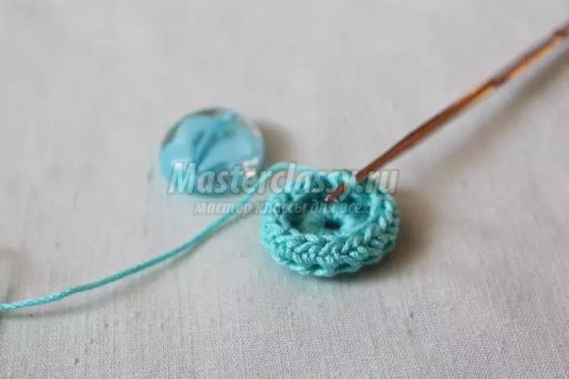 Crochet Brooch: Mga scheme at mga paglalarawan sa mga klase at video ng Master