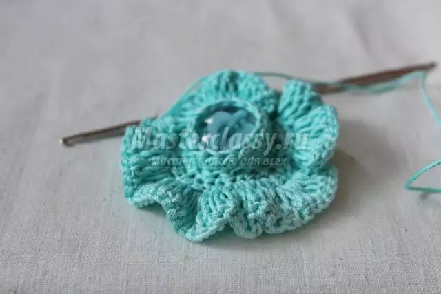 Brooch Crochet: skema lan deskripsi nganggo kelas master lan video