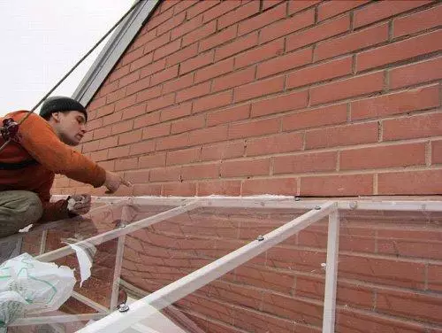 Polykarbonátová strecha. Ako zakryť strechu polykarbonátu?