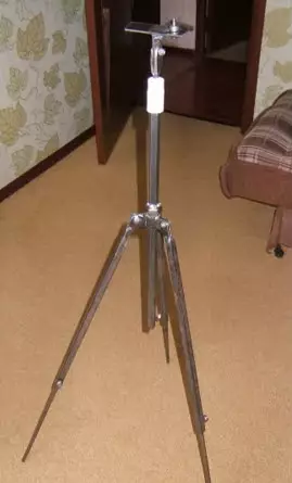Öz əlləri ilə kamera və ya kameralar üçün evdə hazırlanmış tripod (Foto, Video)
