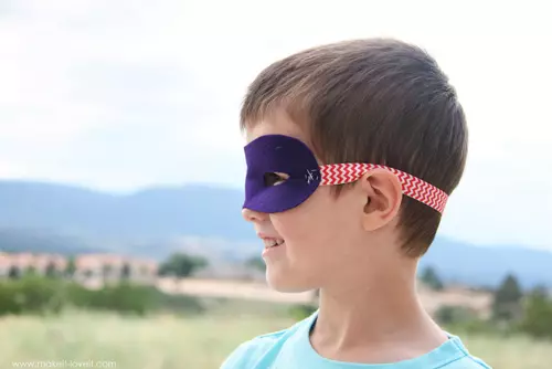 Le maschere per bambini fanno da te stesso