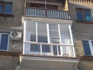 Karazana fitaratra fitaratra misy loggia sy balcony