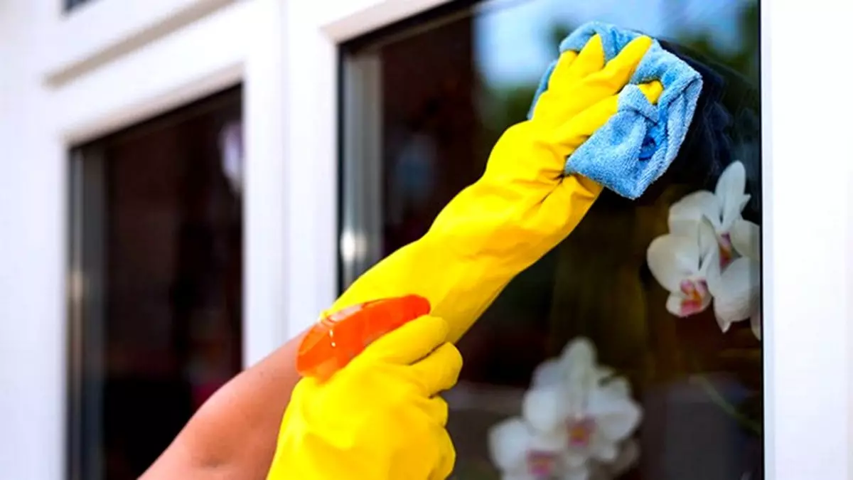 O que lavar janelas de plástico e peitoris da janela?