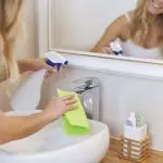 [Ќе исчисти!] Како да се справи со 'рѓа во бањата?
