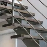 Installation af trapper på Kouosra: Ordninger og beregning [Anbefalede værdier]