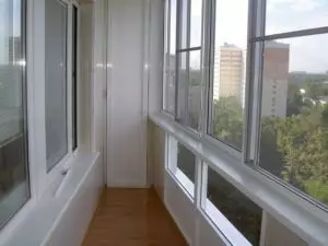Балкондағы алюминий жақтаулар