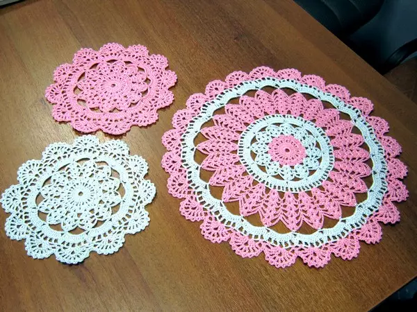 Little Crochet Napkins: Cynlluniau gyda disgrifiad a fideo