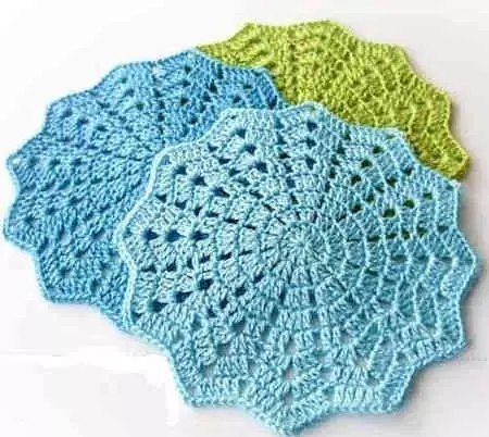 Little crochet napkins: schemes with description and video