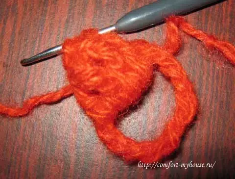 Knitting rug crochet on a spiral pattern popcorn
