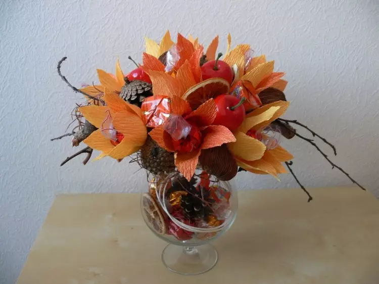 I-Autumn Crafts: Imibono eyi-10 ye-Autumn Bouquet (izithombe ezingama-33)
