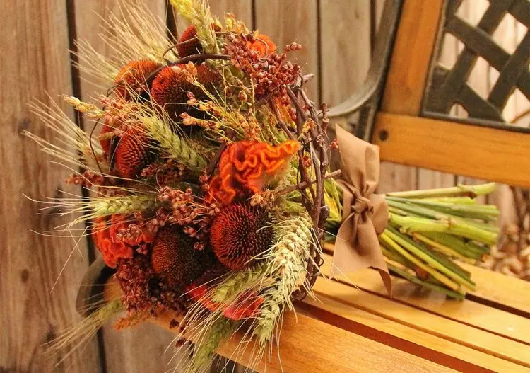 Kerajinan Musim Gugur: 10 Gagasan untuk Bouquet Musim Gugur (33 foto)