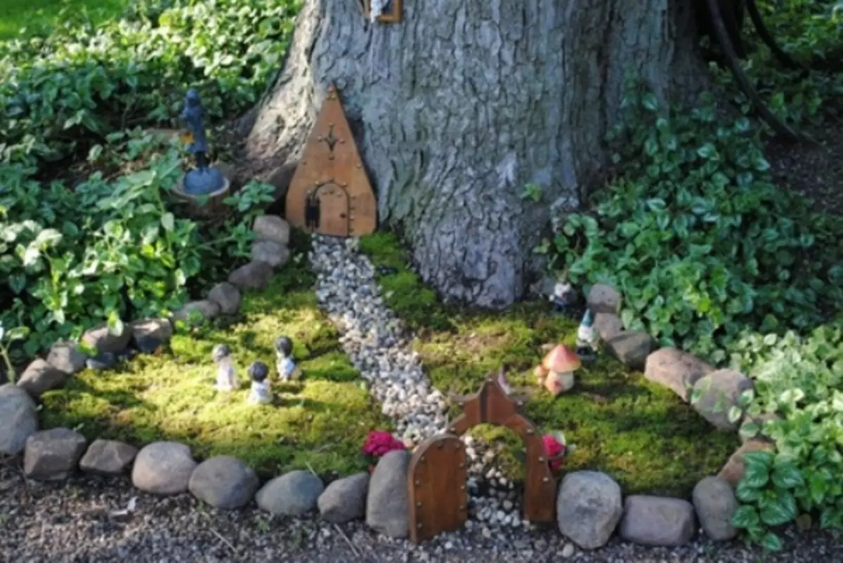 Dominics para hadas, elfos y gnomos en el jardín de la casa de campo (20 fotos)
