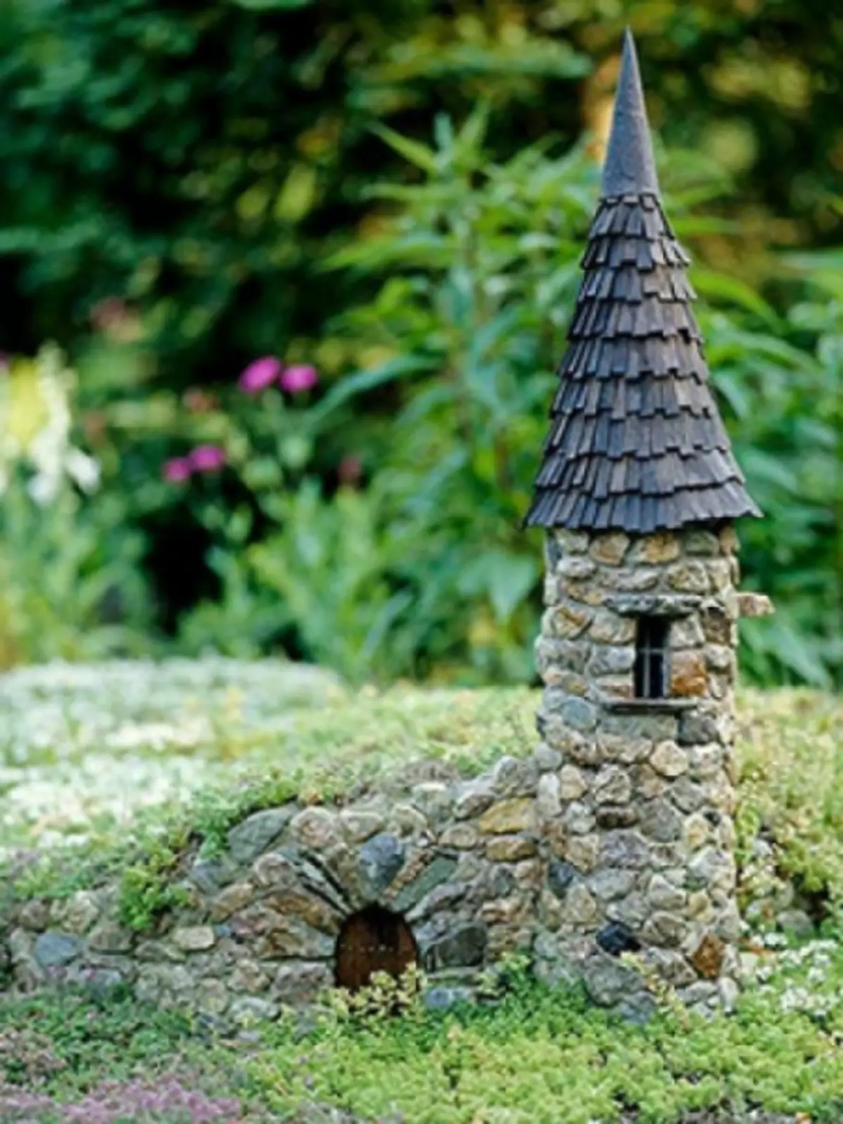 Dominics cho các nàng tiên, yêu tinh và gnomes trong vườn tại nhà tranh (20 ảnh)