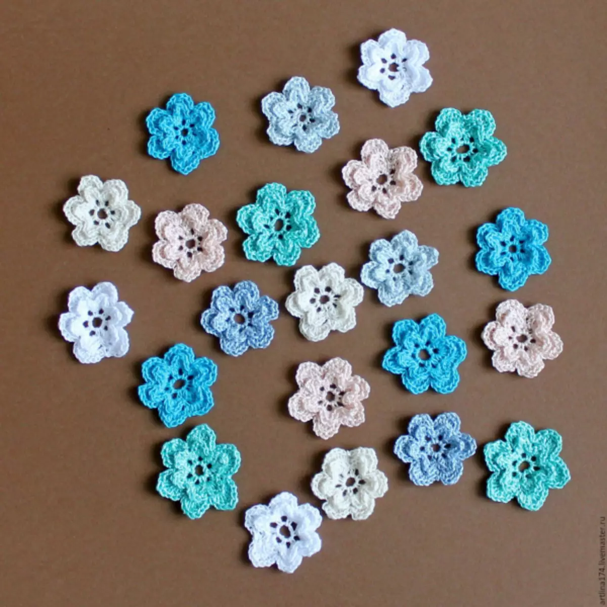 Little Flowers Crochet na may mga scheme at step-by-step na paglalarawan