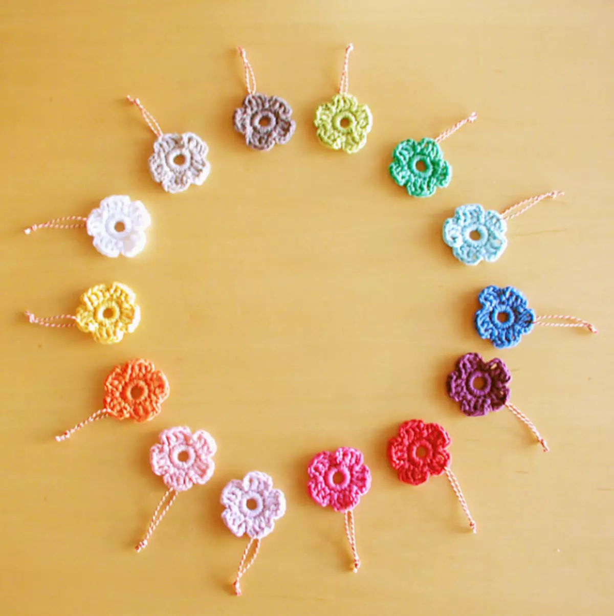 Little Flowers Crochet with Schemes and Step-by-Step Description
