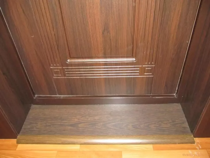 Χρησιμοποιώντας το laminate για κλίση πόρτες εισόδου