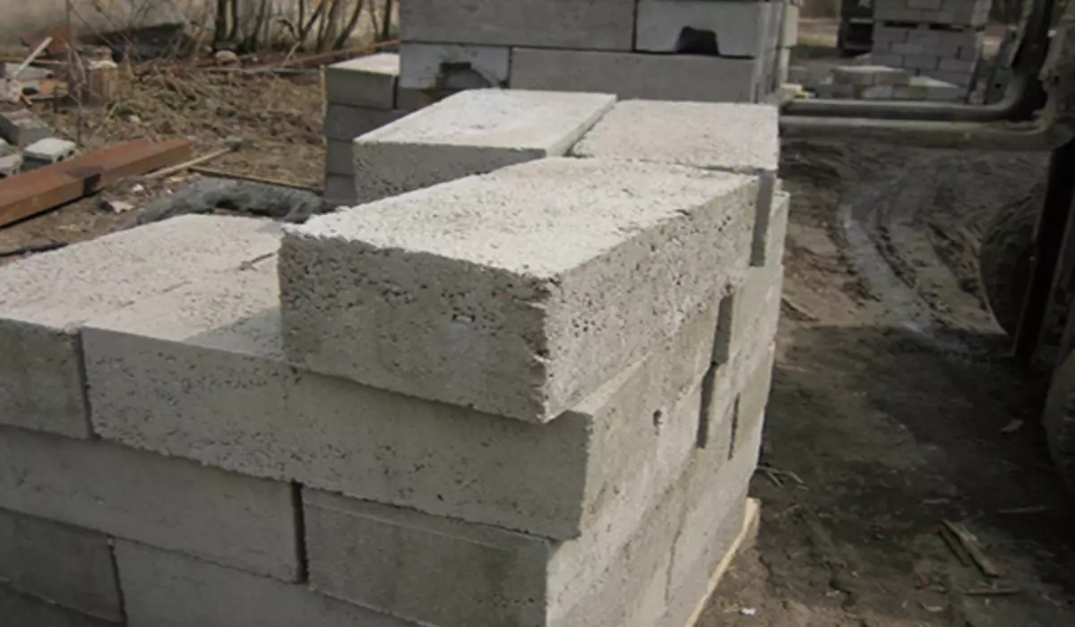 Technology masonry walls from ceramzite concrete blocks