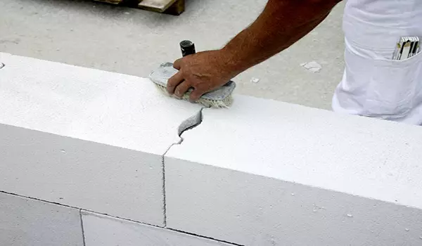 Технологија и савети на зидовима зидања из газираних бетонских блокова