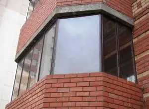 Пластик балкон ишеге урнаштыру