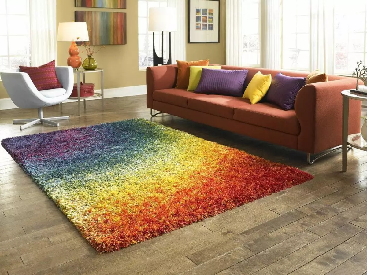 Kompaktiškas kilimas 2 ant 2 m - puikus sprendimas bet kuriam kambariui